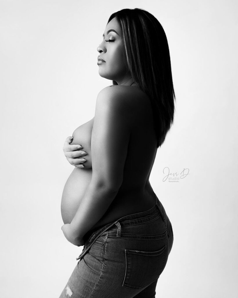 Bump to Beautiful: Maternity Photoshoot Experience with Customized Sessions