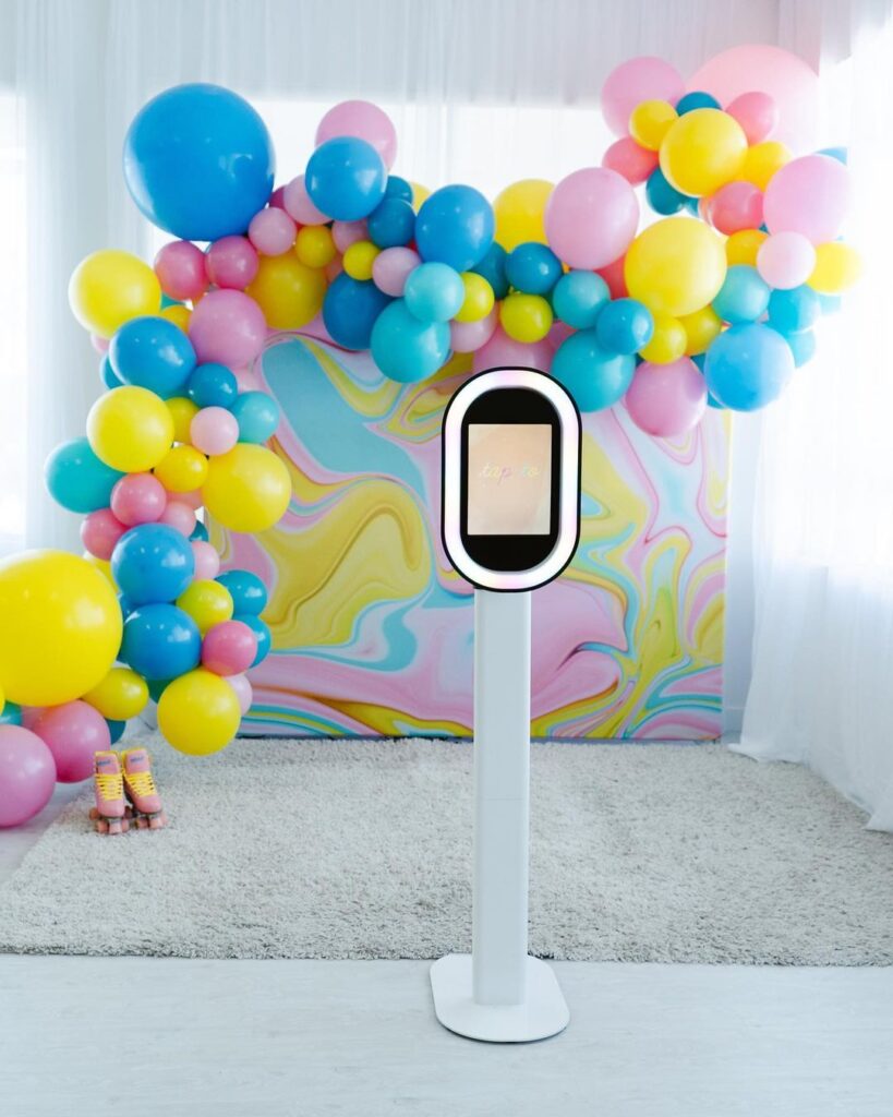 Digital Photobooth Rental for the Modern Soul! 🎉 Boomerangs, GIFs, Video & Photos to Bring the Party to Your Wedding, Quinceañera, or Event! 💗 Hablo Español.