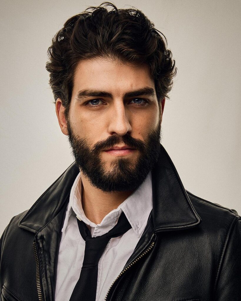 Effortlessly Capture Your Best Look with Studio City's Professional Headshot Photographer: Hi-Res Images Available in Just 2-3 Days