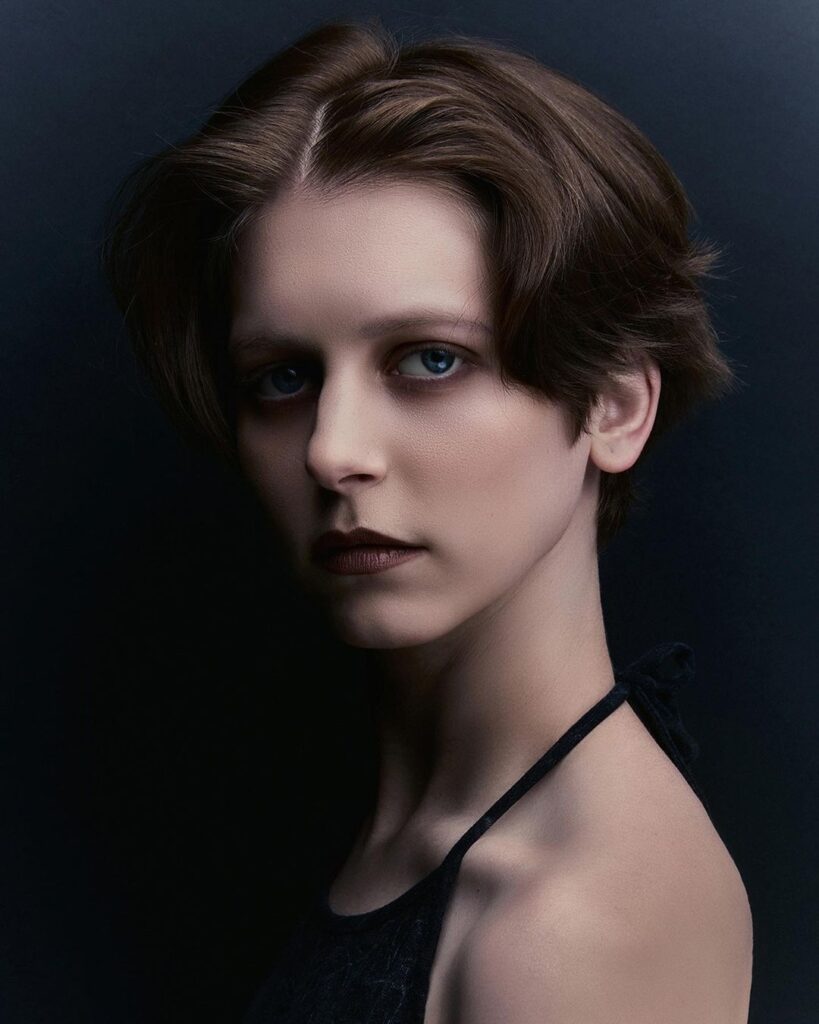 Effortlessly Capture Your Best Look with Studio City's Professional Headshot Photographer: Hi-Res Images Available in Just 2-3 Days