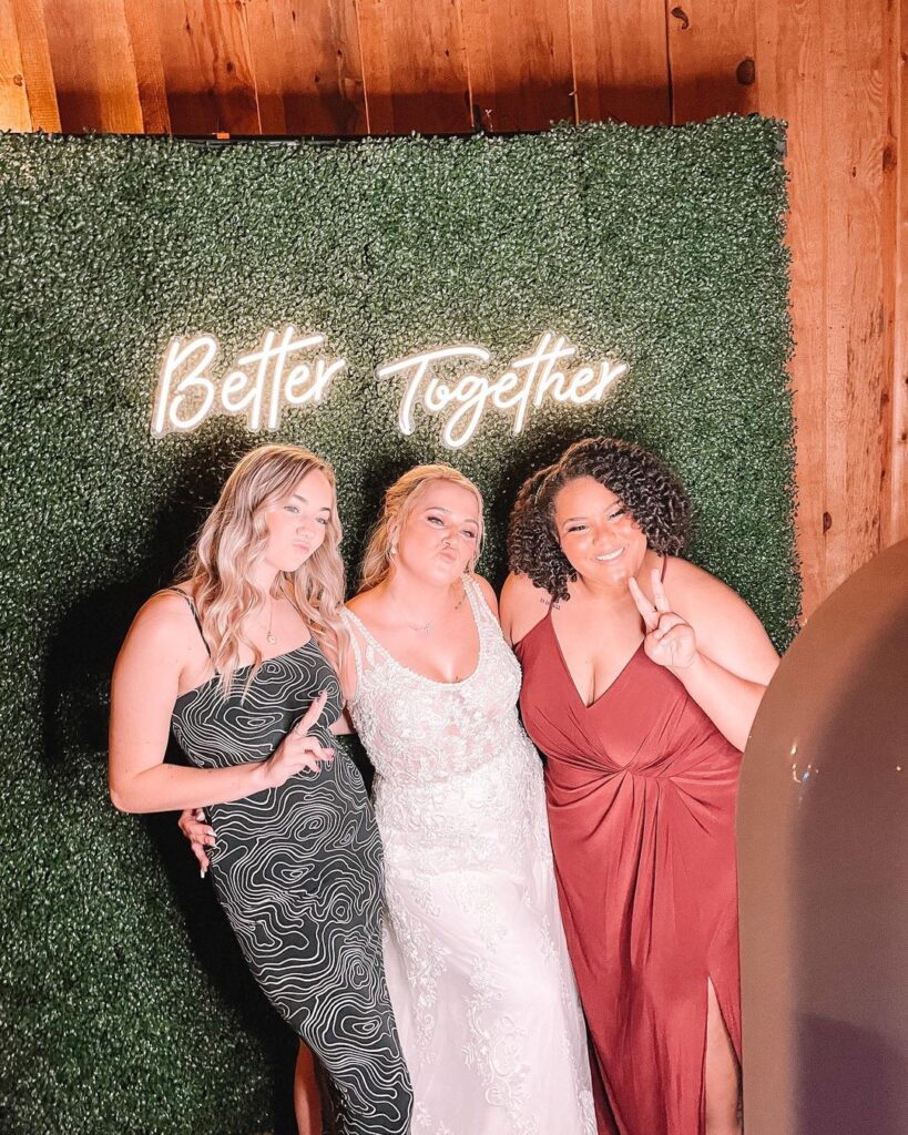 Party in Style with Our Digital and Eco-Friendly Social Booth - Perfect for Any Event!