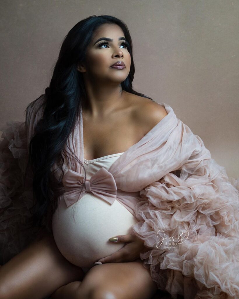 Bump to Beautiful: Maternity Photoshoot Experience with Customized Sessions