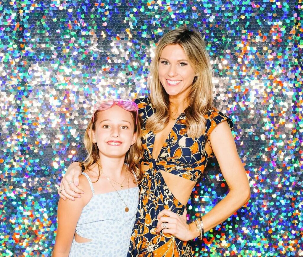 BRINGING YOU THE VIBES & STYLE!