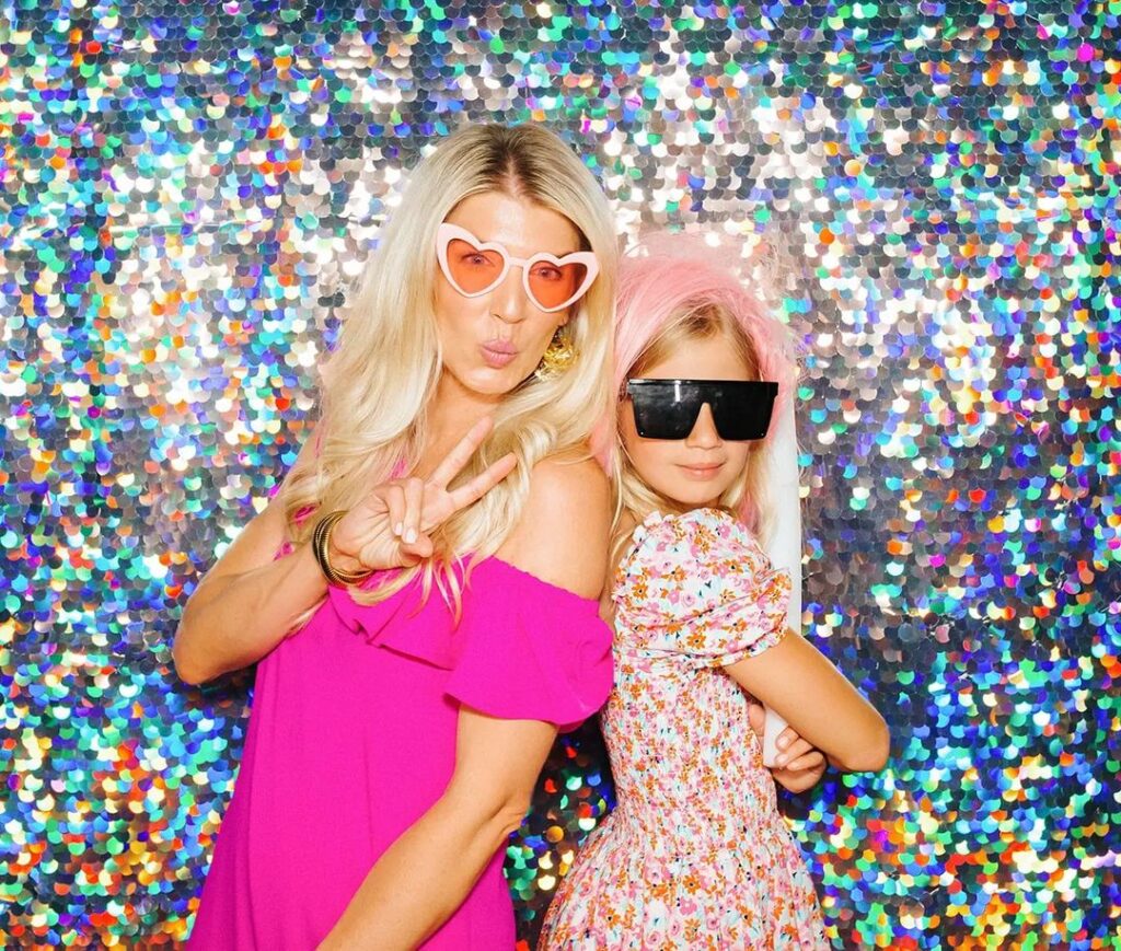 BRINGING YOU THE VIBES & STYLE!