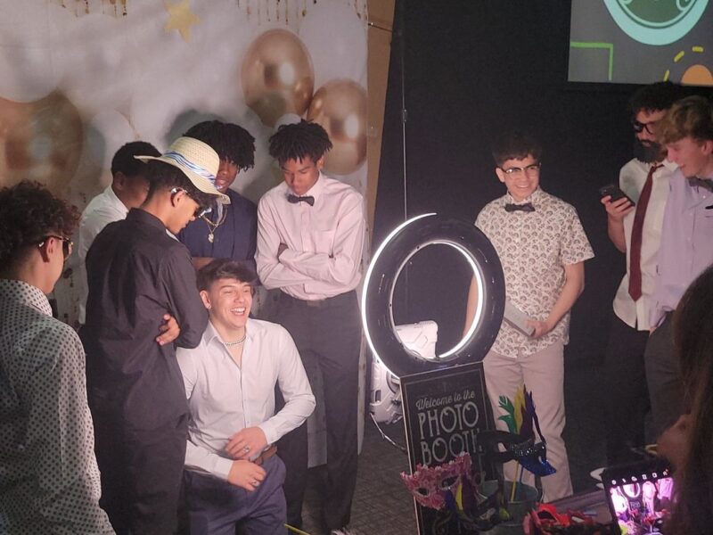 📸Our superior photo booth experience will make your event unforgettable! •Hablamos Español • Insured & licensed• 🎞️Instantly print & share