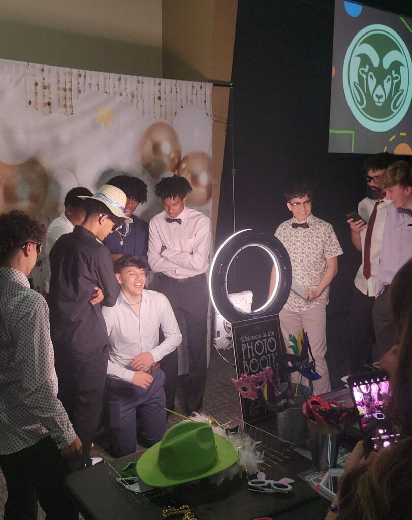 📸Our superior photo booth experience will make your event unforgettable! •Hablamos Español • Insured & licensed• 🎞️Instantly print & share