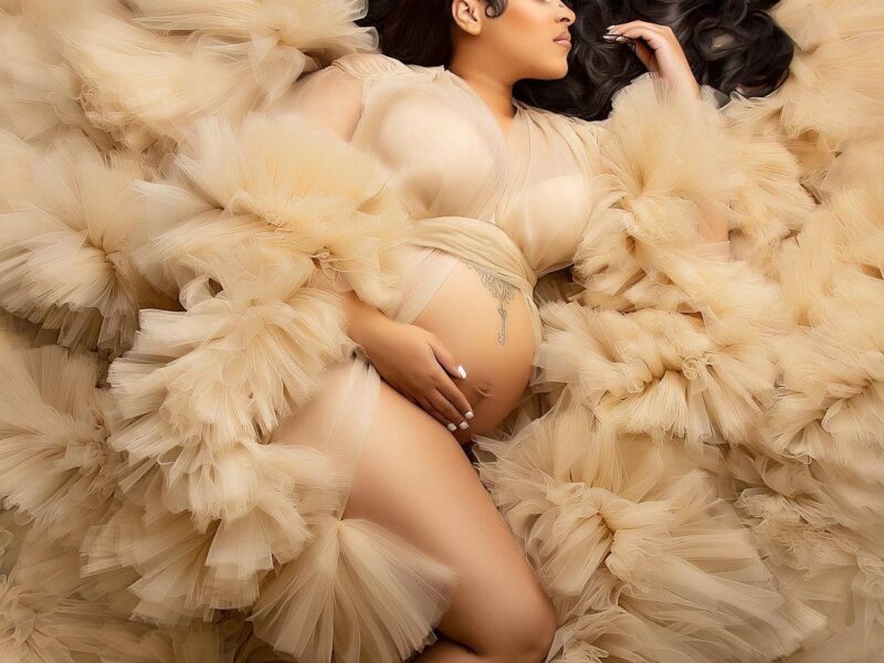 Celebrate the Miracle of Pregnancy with Beautiful Maternity Photos!