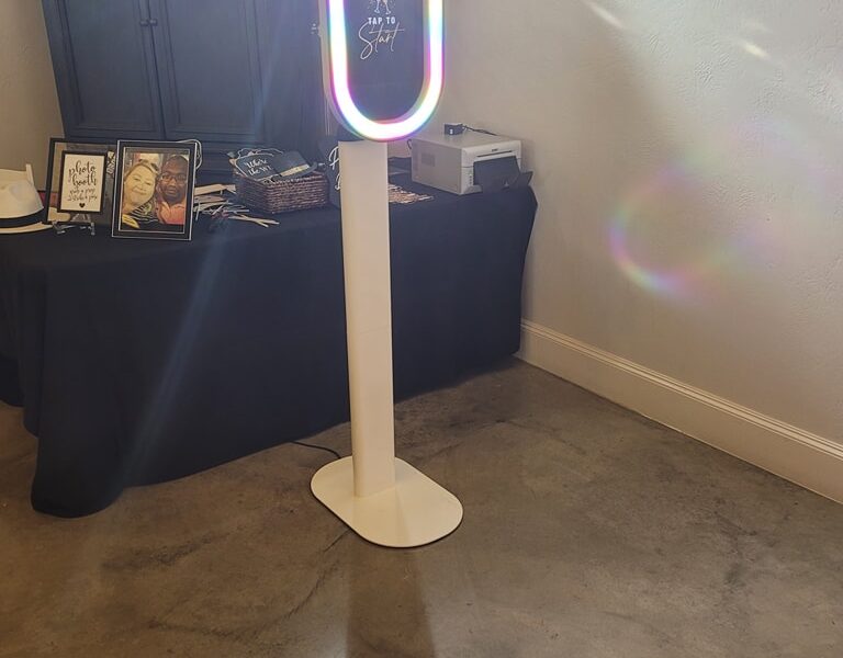 Capture and Share the Fun at Your Event with Our Digital Photo Booth: Photos, GIFs, Boomerangs, Videos, and Instant Sharing Options!