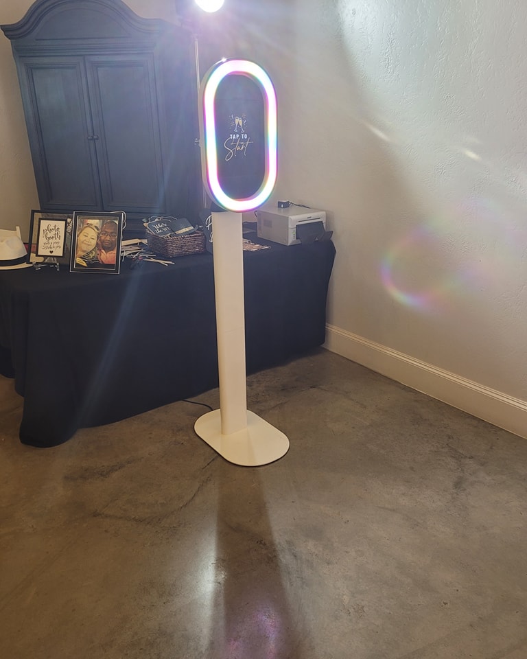 Capture and Share the Fun at Your Event with Our Digital Photo Booth: Photos, GIFs, Boomerangs, Videos, and Instant Sharing Options!