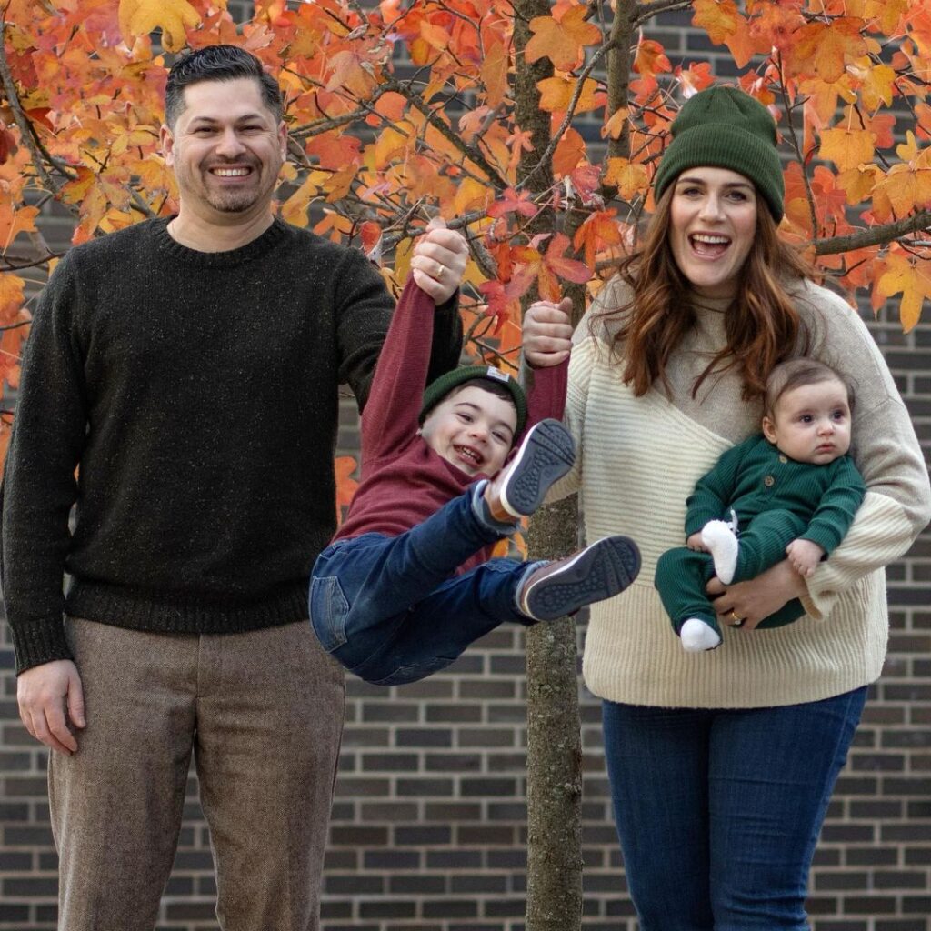 Personalized Family Photography: Engaging with Your Story to Capture Authentic Moments and Connections