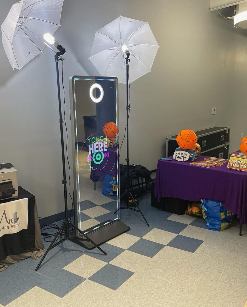 Entertaining Mirrors: Creating Lasting Memories with our Industry-Leading Mirror Booth!