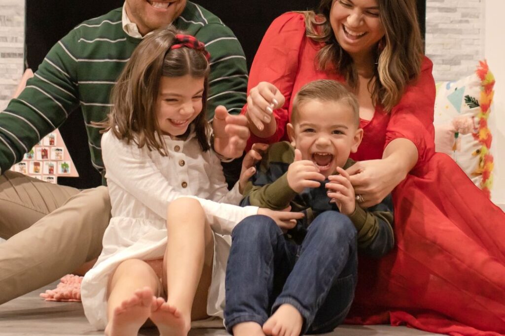 Personalized Family Photography: Engaging with Your Story to Capture Authentic Moments and Connections