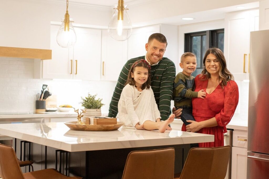 Personalized Family Photography: Engaging with Your Story to Capture Authentic Moments and Connections