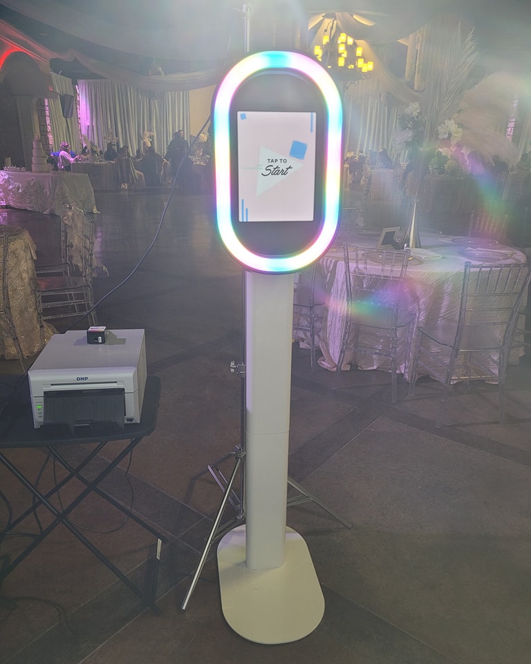 Capture and Share the Fun at Your Event with Our Digital Photo Booth: Photos, GIFs, Boomerangs, Videos, and Instant Sharing Options!