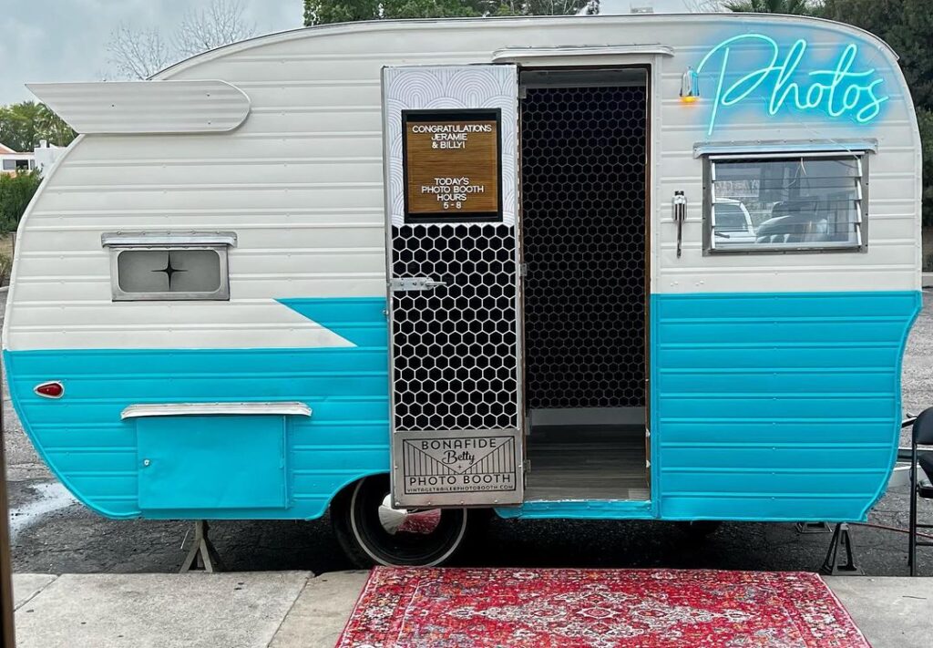 ✨1956 “Canned Ham” Vintage Trailer ✨Serving all of Arizona ✨Hire Us for Any Event