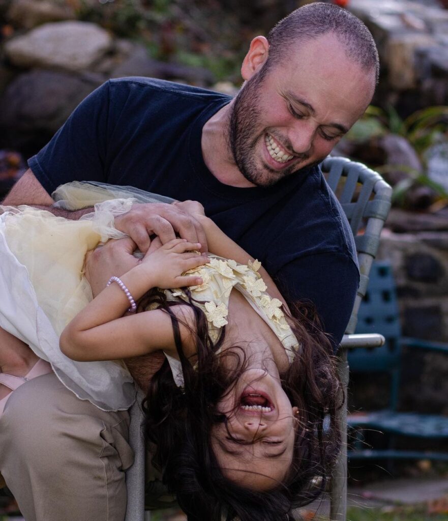 Personalized Family Photography: Engaging with Your Story to Capture Authentic Moments and Connections