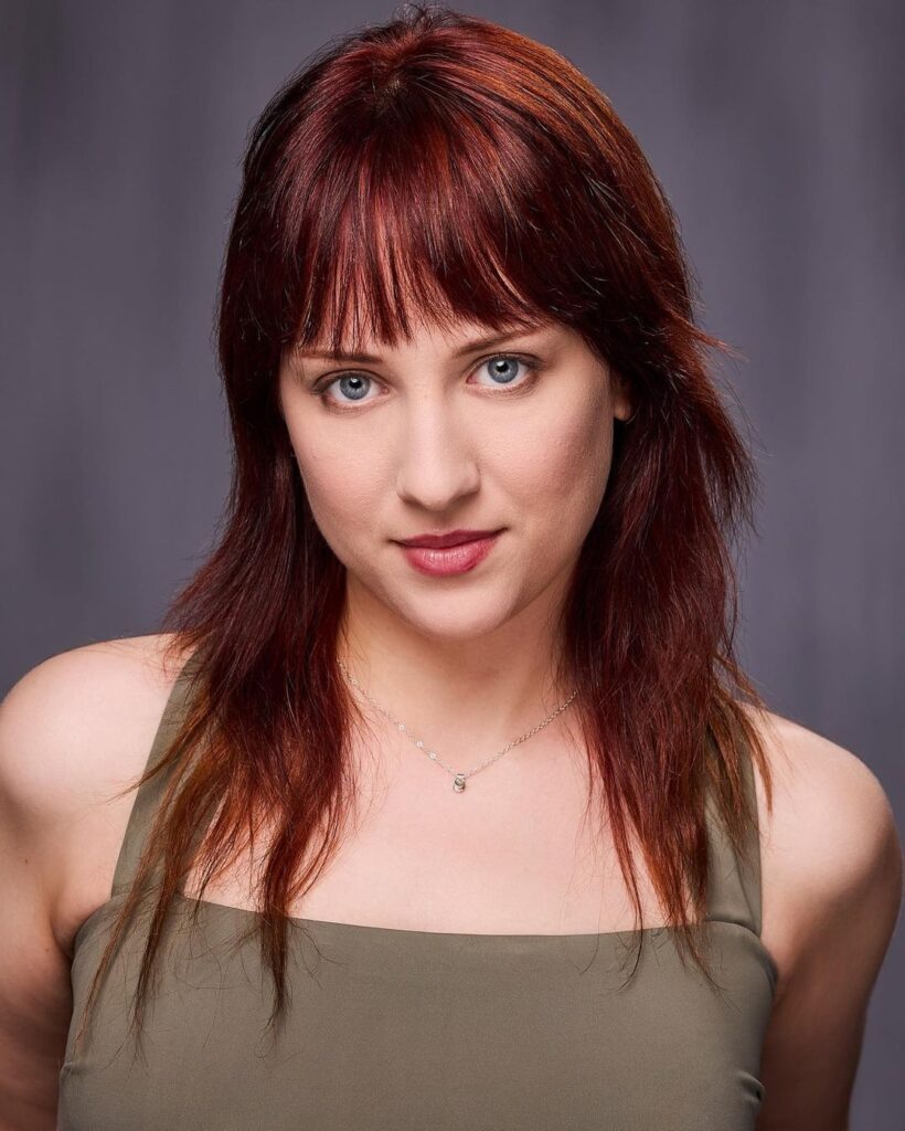 Get Stunning Headshot Looks with Studio and Outdoor Options