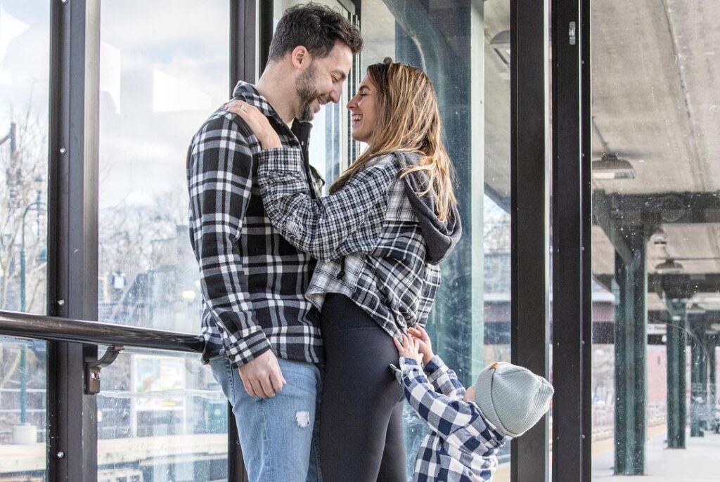 Personalized Family Photography: Engaging with Your Story to Capture Authentic Moments and Connections