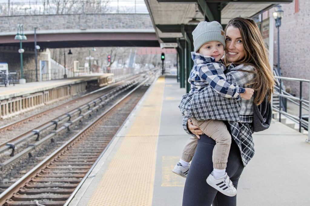 Personalized Family Photography: Engaging with Your Story to Capture Authentic Moments and Connections