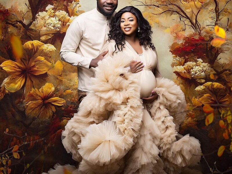 Celebrate the Miracle of Pregnancy with Beautiful Maternity Photos!