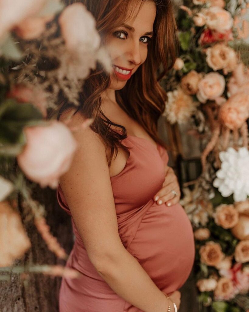 Capturing the Beauty of Motherhood: Maternity Portrait Sessions for Timeless Memories
