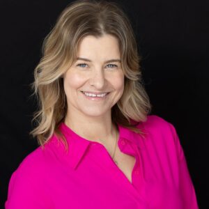 Customized Headshots for Your Personal Brand and Career Goals - Stand Out with a Modern and Professional Image