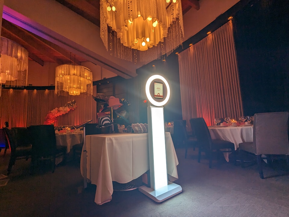 Bring Your Event to Life with the DigiSelfieBooth Digital Photo Booth - Instant Sharing, Boomerangs, Videos, and More!