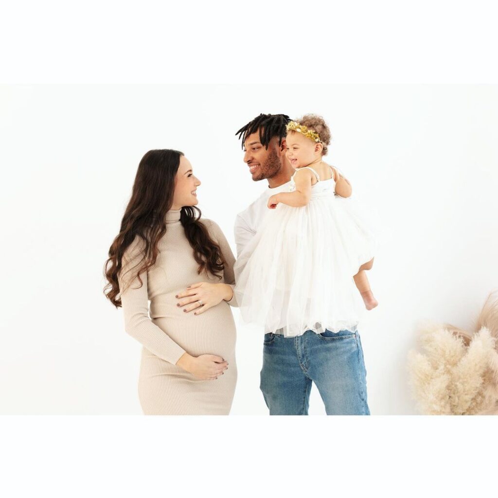 Capture the Beauty and Strength of Your Maternity Journey: Expert Photography in Westchester