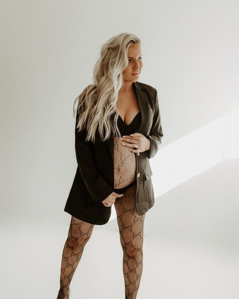 Capturing the Beauty of Motherhood: Maternity Portrait Sessions for Timeless Memories