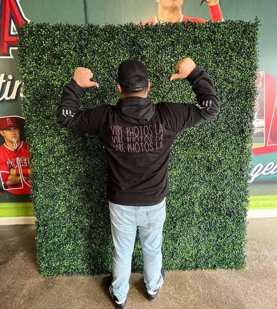 Capture Your Moments: Rent Our Digital Photobooth for Stunning Photos, Boomerangs, Gifs, Videos, and Prints!