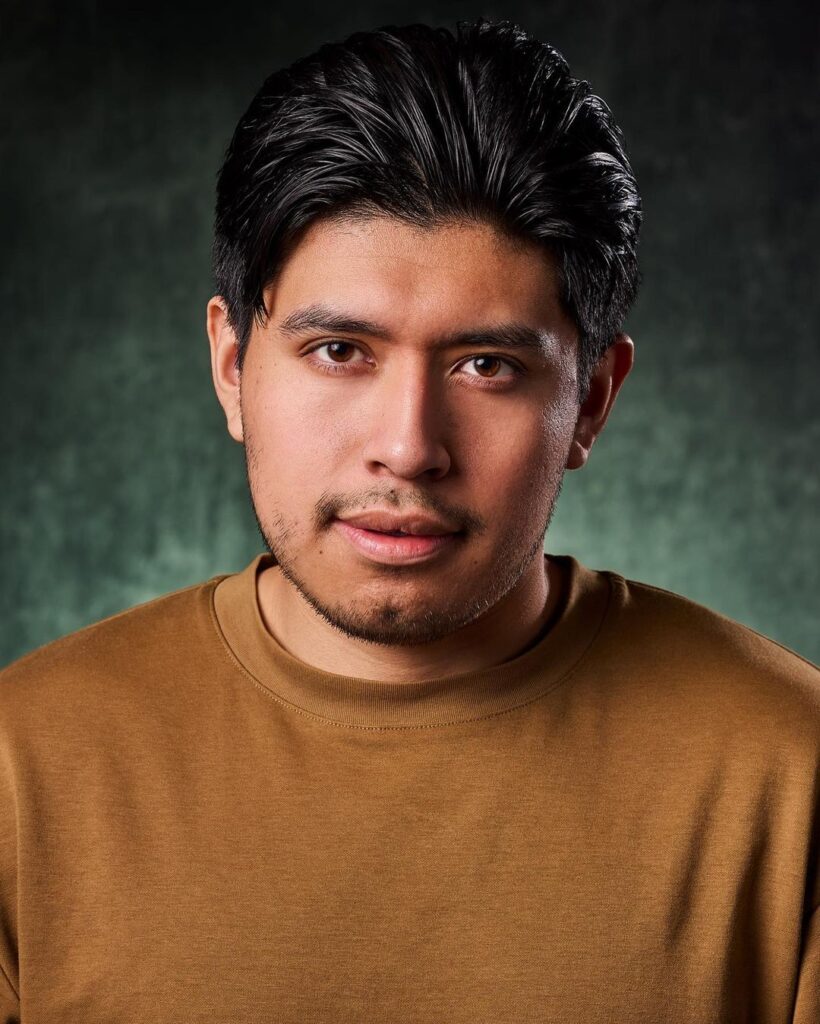 Get Stunning Headshot Looks with Studio and Outdoor Options