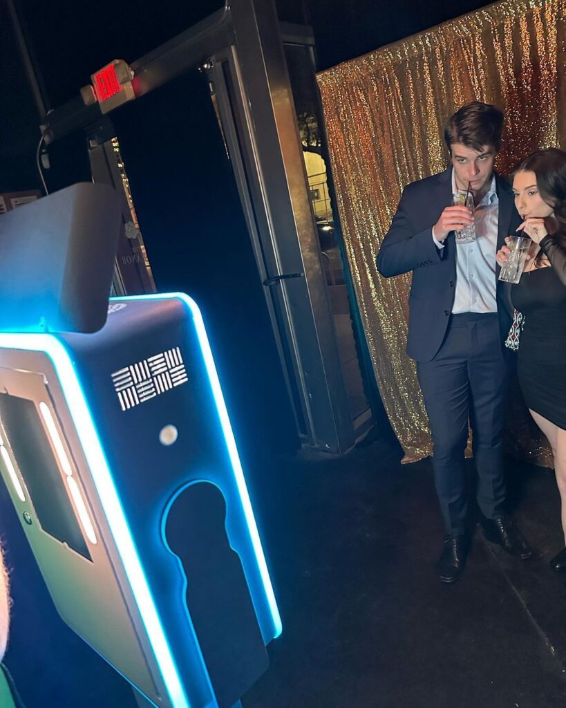 Make Your Event Memorable with Lumia DSLR Photobooth