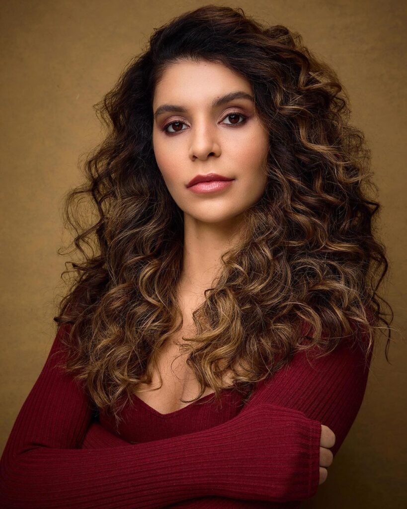 Effortlessly Capture Your Best Look with Studio City's Professional Headshot Photographer: Hi-Res Images Available in Just 2-3 Days