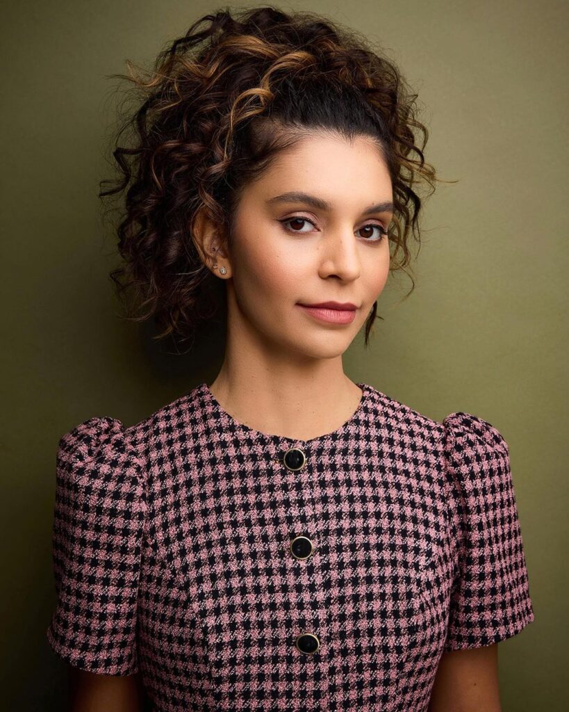 Effortlessly Capture Your Best Look with Studio City's Professional Headshot Photographer: Hi-Res Images Available in Just 2-3 Days