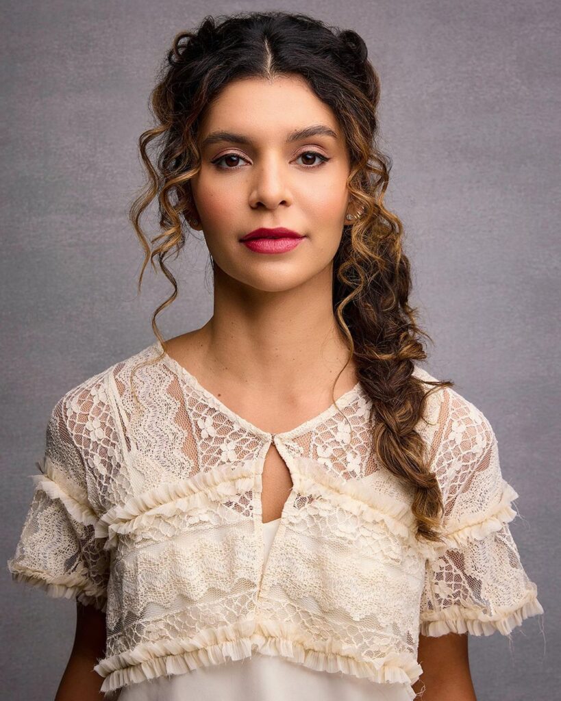 Effortlessly Capture Your Best Look with Studio City's Professional Headshot Photographer: Hi-Res Images Available in Just 2-3 Days