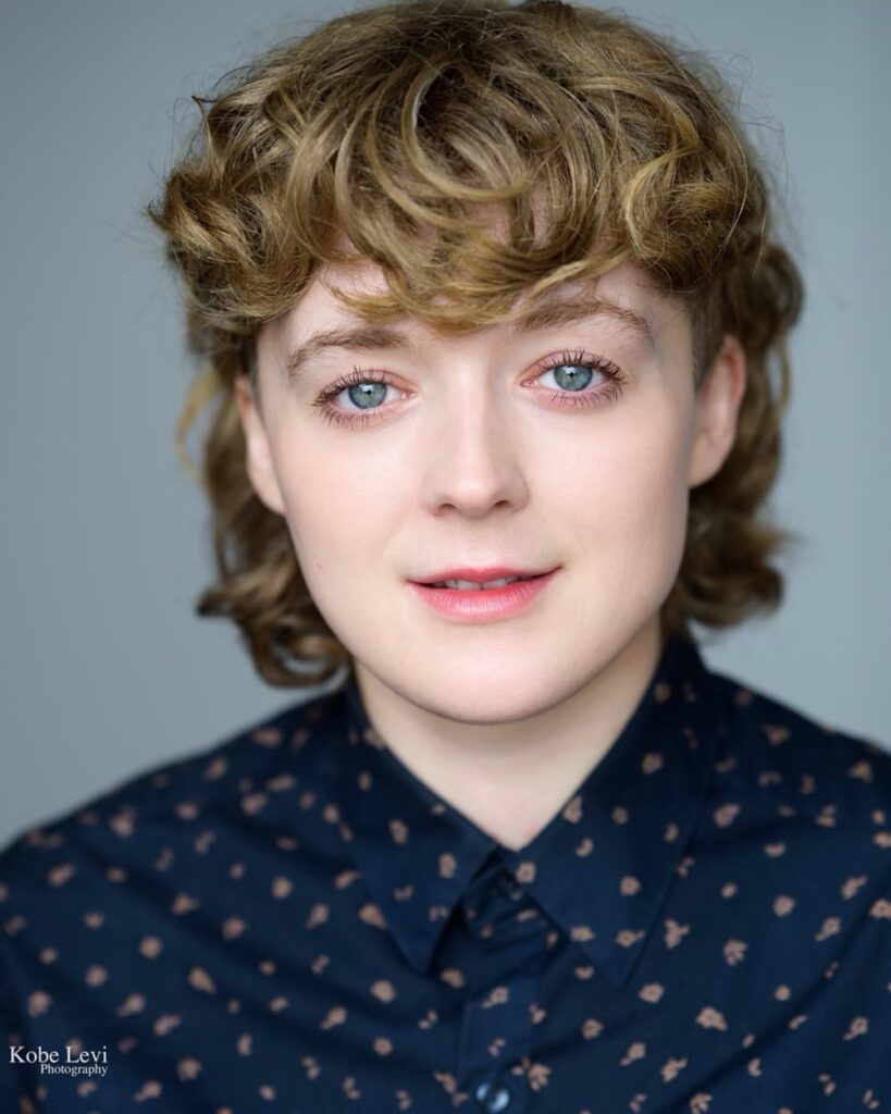 Experience Personalized and Safe Headshot Sessions at Our Contemporary Studio: Professional Backdrops, Wardrobe Racks, and Complimentary Snacks and Beverages Available