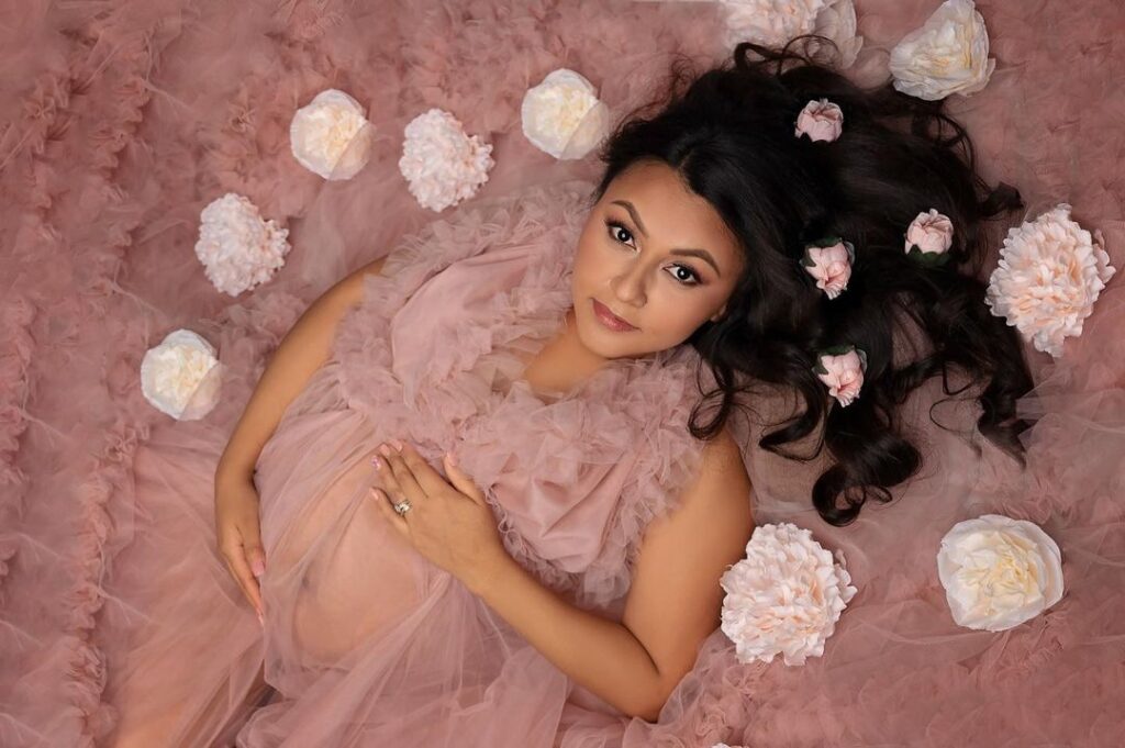 Maternity Photography in Columbus, Ohio - Capturing the Beauty of Motherhood