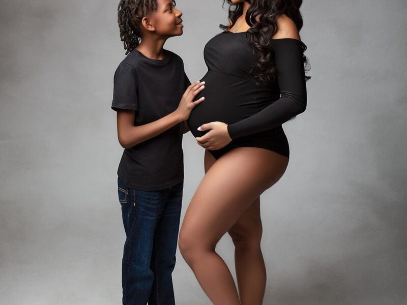 Celebrate the Miracle of Pregnancy with Beautiful Maternity Photos!