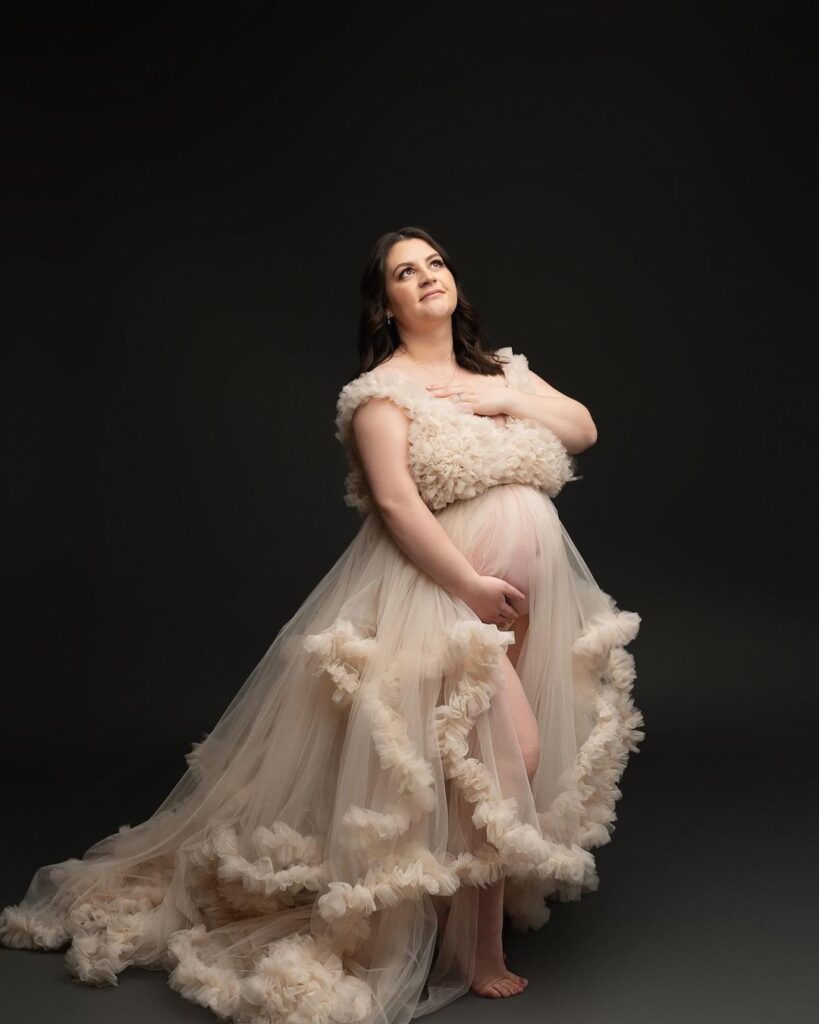 Maternity Photography in Columbus, Ohio - Capturing the Beauty of Motherhood