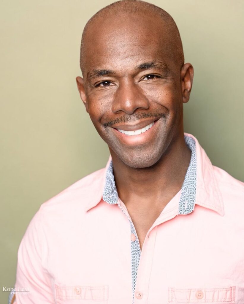 Experience Personalized and Safe Headshot Sessions at Our Contemporary Studio: Professional Backdrops, Wardrobe Racks, and Complimentary Snacks and Beverages Available