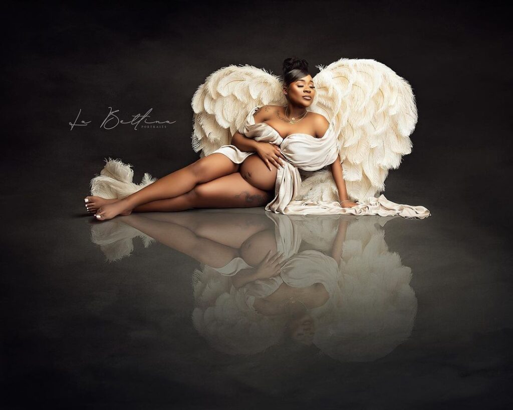 Celebrate the Miracle of Pregnancy with Beautiful Maternity Photos!