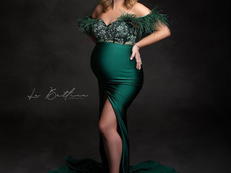 Celebrate the Miracle of Pregnancy with Beautiful Maternity Photos!