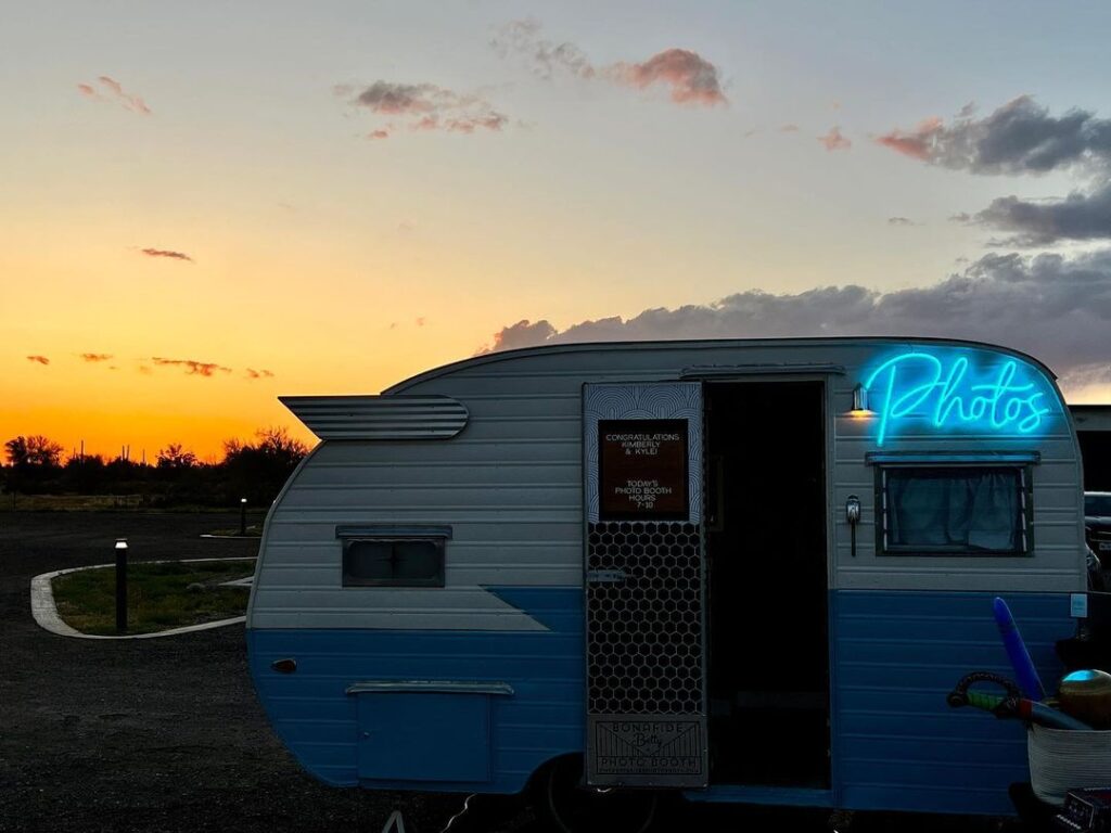 ✨1956 “Canned Ham” Vintage Trailer ✨Serving all of Arizona ✨Hire Us for Any Event