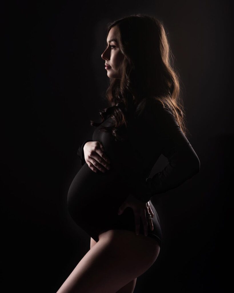Celebrate your pregnancy with stunning, elegant, and timeless portraits that capture the beauty of this special time in your life.