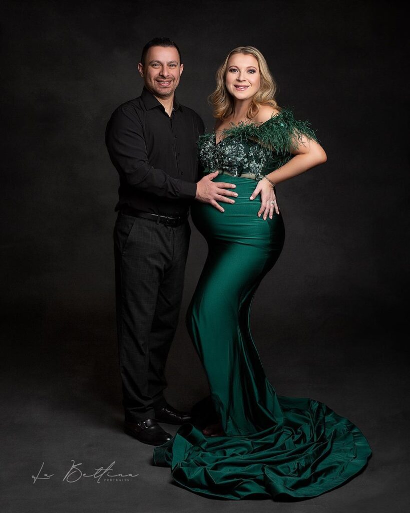 Celebrate the Miracle of Pregnancy with Beautiful Maternity Photos!