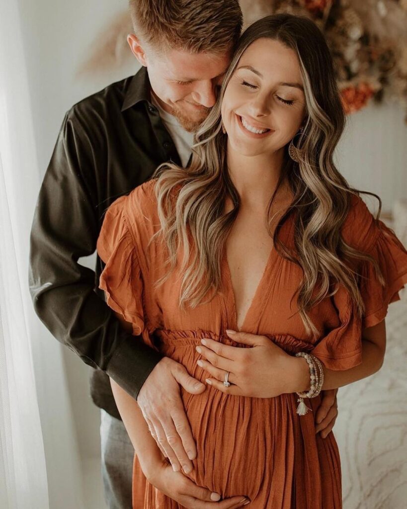 Capturing the Beauty of Motherhood: Maternity Portrait Sessions for Timeless Memories