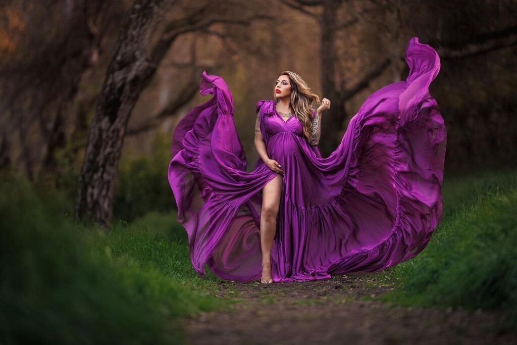 San Diego Maternity Art - Published, Fine Art Maternity Photographer serving the San Diego area! Styled maternity sessions👗300+ gowns available!