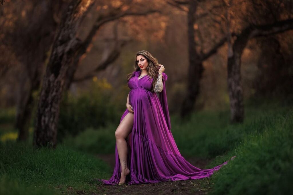 San Diego Maternity Art - Published, Fine Art Maternity Photographer serving the San Diego area! Styled maternity sessions👗300+ gowns available!