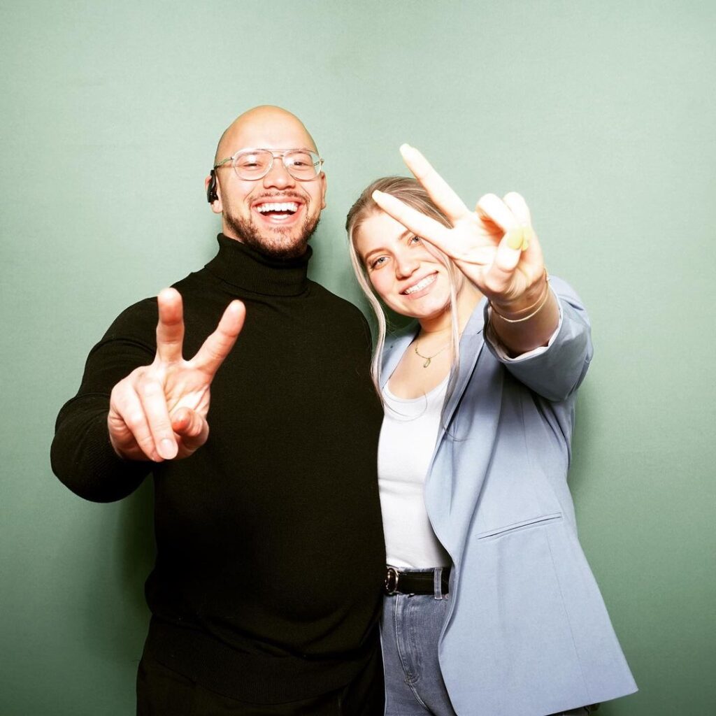 Step into Elegance: Digital Photobooth Handcrafted in Chicago for Your Perfect Event!