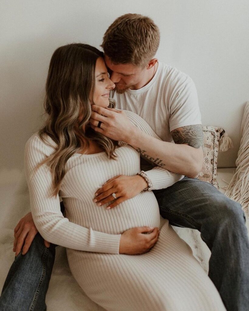 Capturing the Beauty of Motherhood: Maternity Portrait Sessions for Timeless Memories